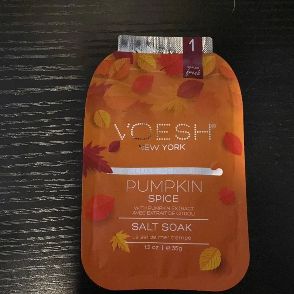 Voesh New York pumpkin spice pedi in a box